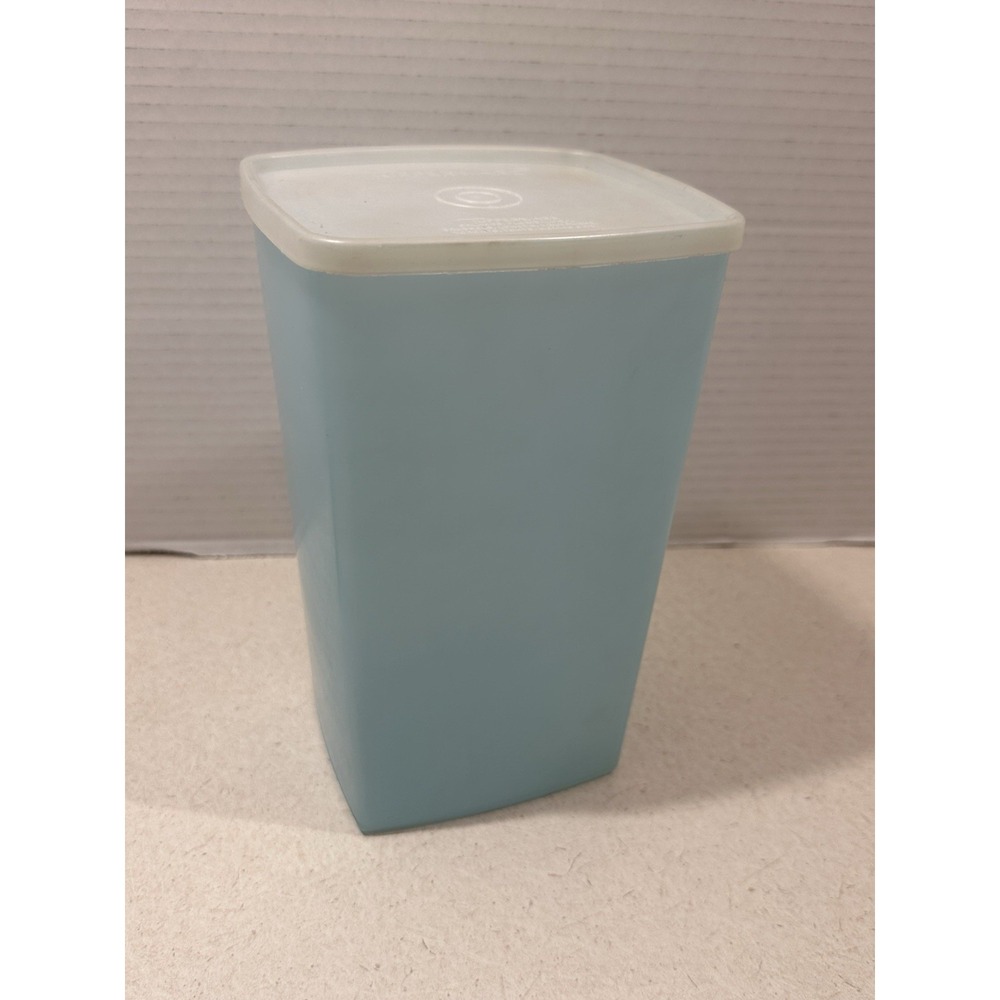 Vintage Tupperware 2QT Blue Freezer Storage Container #313-2 With Lid # 310-11